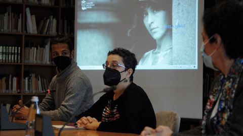 O fillo de Xela Arias, Darío Gil, acompañou a presidenta e a secretaria do Consello da Cultura