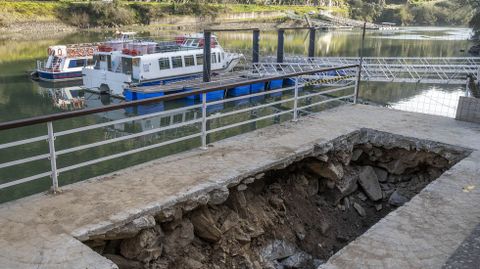 Zanja excavada en una de las zonas en las que serán ubicados los sistemas de depuración