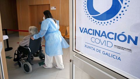 La vacunación de mayores de 80 años empezó el 22 de febrero. En la imagen, el centro de salud Virxe Peregrina de Pontevedra