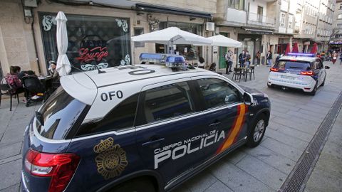 La policía controla que se cumplan las normas Covid en las terrazas
