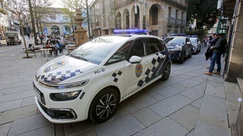 La policía vigila que se cumplan las normas Covid en las terrazas