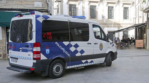 La policía vigila que se cumplan las normas Covid en las terrazas