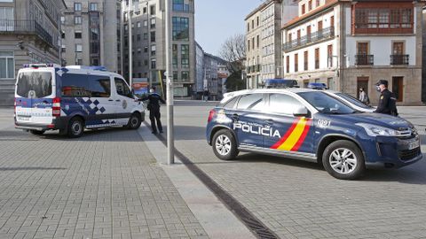 La policía vigila que se cumplan las normas Covid en las terrazas