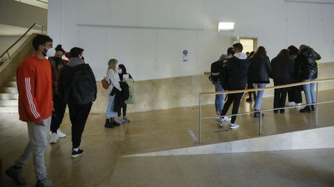 A Facultade de Ciencias da Comunicación é das que presenta un maior uso do galego nos seus títulos