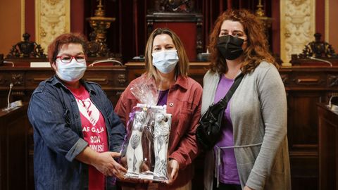 María Xosé Fernández, Mesalina López Gardós y Mónica Márquez recogieron el premio en representación de las profesionales de Servizo de Axuda no Fogar