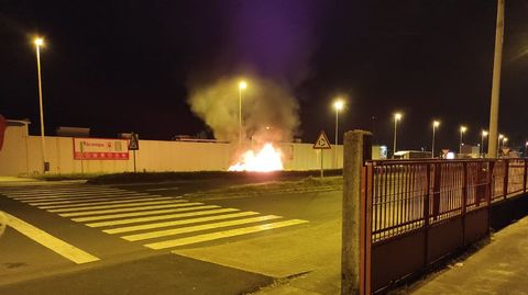 Barricada en el polígono de A Gándara