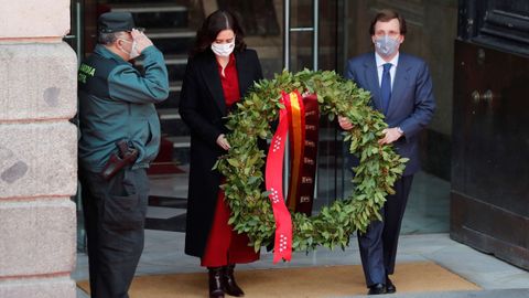 La presidenta en funciones de la Comunidad de Madrid, Isabel Díaz Ayuso, y el alcalde de la capital, José Luís Martínez-Almeida, participan hoy en el acto en homenaje a las víctimas de los atentados del 11 de marzo