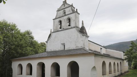 Terras de Burón: iglesia de Negueira de Muñiz