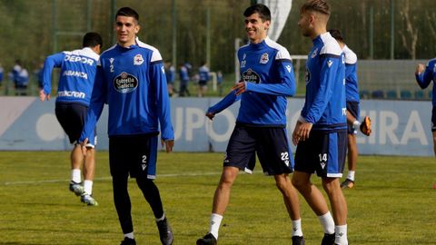 Los canteranos Valín, Villares y Gandoy, en un entrenamiento