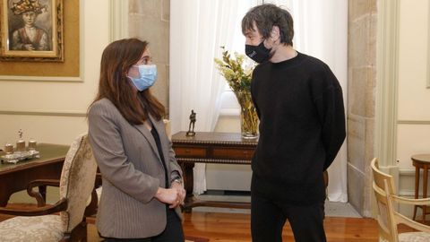 La alcaldesa de A Coruña, Inés Rey, y el productor musical, Raül Refree