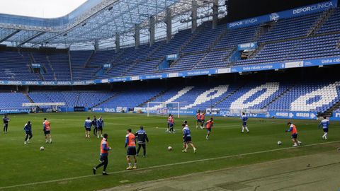 El Deportivo volvió a entrenar a puerta cerrada en Riazor antes de medirse al Celta B