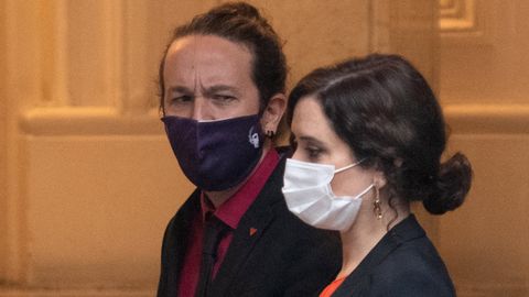 Pablo Iglesias e Isabel Daz Ayuso durante unas jornadas sobre el tratamiento informativo de la discapacidad en octubre del 2020