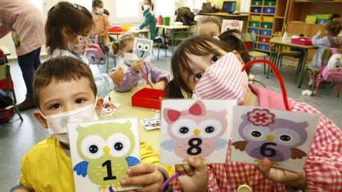 Los alumnos de infantil aprenden cálculo y operaciones matemáticas a base de juegos