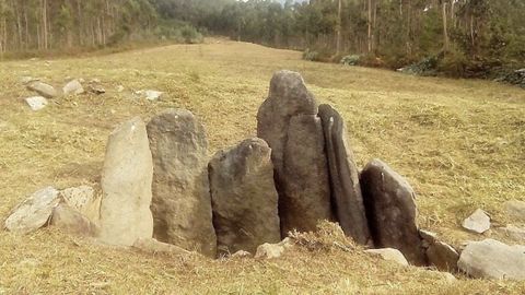 Mámoas de Os Campiños, en Rianxo. El Concello solicitó a la Xunta que retome el expediente para que sean declaradas bien de interés cultural