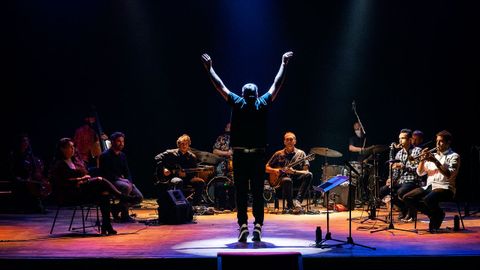 Detalle do concerto que a orquestra ofreceu o 12 de setembro no Teatro Principal compostelán e que rexistra integramente o álbum