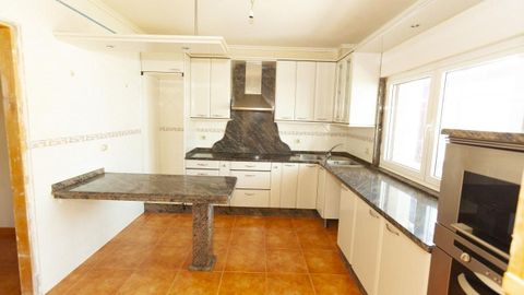 Interior de un dúplex en la Calle Calvario, número 49, de Vilalba, que se vende por 94.100 euros. Cinco habitaciones y tres baños