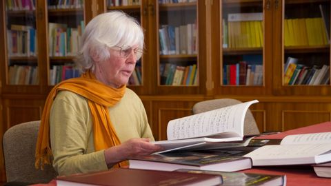 A musicóloga suíza Dorothé Schubarth, coa colaboración de Antón Santamarina, é a autora pioneira dun dos máis importantes labores de compilación sobre o cancioneiro popular galego