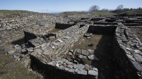 El castro de Castromaior destaca por su buena conservación y las vistas del centro de la provincia de Lugo