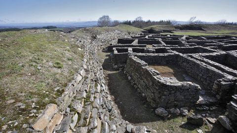 El castro de Castromaior destaca por su buena conservación y las vistas del centro de la provincia de Lugo