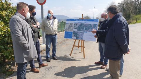 Presentación do proxecto da Xunta co alcalde de Becerreá, Manuel Martínez