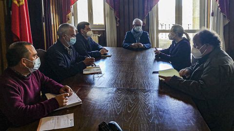 Reunión en Montealegre con la presencia de Emma González, gerente del Inorde