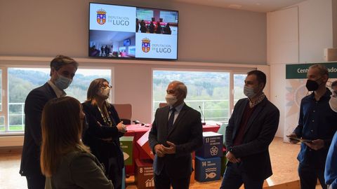O presidente da Deputación, José Tomé, visitou as melloras tecnolóxicas aplicadas na UNED