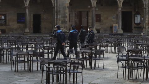 La Policía Local de Santiago realiza controles diarios en viviendas, locales de hostelería y terrazas
