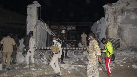 Al Shabaab, al que se apunta como responsable del asedio a Palma, reivindicó un ataque suicida a principios de mes en un restaurante de Mogadiscio (en la imagen)