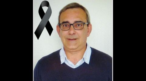 Fotografía de José Alberto García Tobío con un crespón negro publicada por el IES A Pinguela en sus cuentas en las redes sociales