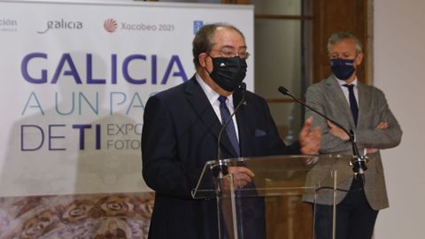 Miguel Ángel Escotet, esta mañana durante la presentación de una exposición