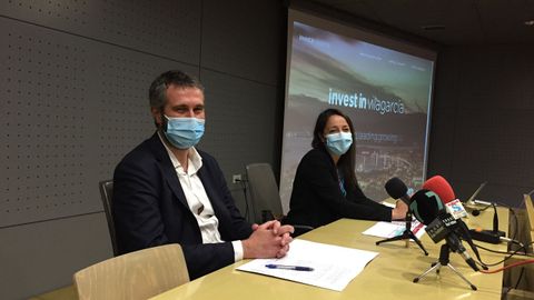 Alberto Varela y Alba Briones presentaron el portal Invest In