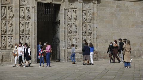 La escasez de peregrinos hace posible cruzar la Porta Santa sin tener que esperar colas