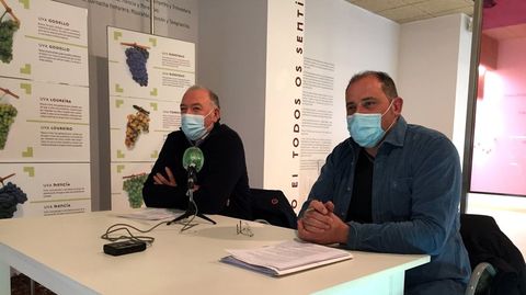 José Manuel Rodríguez, a la izquierda, en la presentación de una campaña promocional en el Centro do Viño