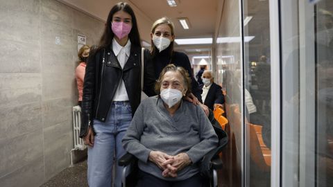 Andrea Valiñas, Mercedes González y Silvia Fernández, tres generaciones de una misma familia