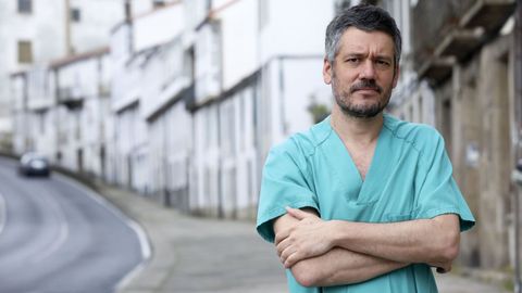 Ignacio Novo trabaja como internista en el hospital de Barbanza y fue el responsable médico en Porta do Camiño y en el Cegadi