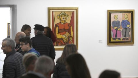 Dos de las obras de Seoane expuestas en Lalín, el día de la inauguración de la muestra
