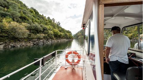 Los paseos fluviales se seguirán ofreciendo de miércoles a domingo durante este mes y el próximo