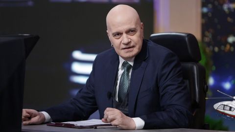 Slavi Trifonov, un cantante y expresentador de un popular programa de sátira política, lidera el partido Existe Tal Pueblo