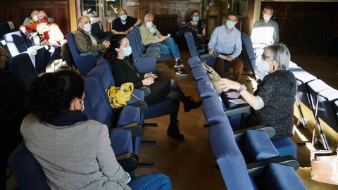 Representantes de diversas entidades culturales se dieron cita ayer en el Liceo de Ourense
