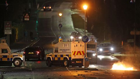 Disturbios durante la noche del domingo en Belfast