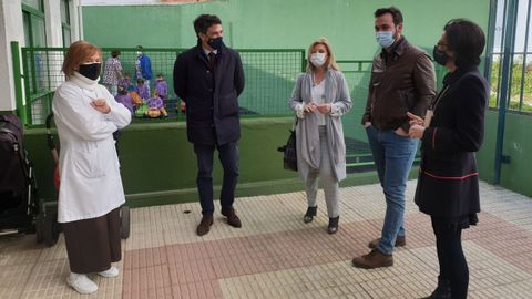 Visita do delegado da Xunta á escola infantil de Paradai