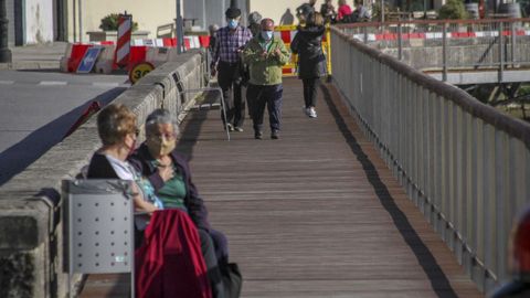 La población mayor de 65 años en Noia representa casi el 26 % del total, por debajo de la media comarcal
