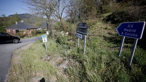 Acceso a la carretera entre Baralla y la A-6 en Neira de Rei