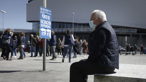 Comienzo de la vacunación masiva en Expocoruña frente al covid-19 para personas de 60 a 65 años de edad