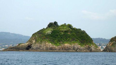 Islote de O Mourón en el golfo Ártabro