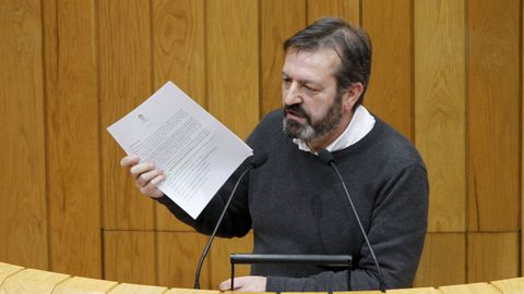 Luis Bará (en la imagen en una intervención en una sesión parlamentaria anterior) fue el encargado de defender la propuesta del BNG