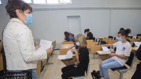 Exámenes de recuperación el pasado mes de septiembre en un instituto de Carballo