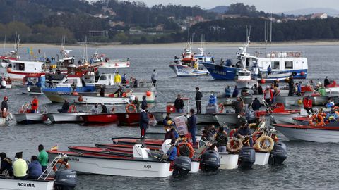 Pescadores y mariscadores de Barbanza, concentrados el pasado 26 de marzo en Ribeira, en protesta contra el futuro Reglamento de Control Pesquero de la UE