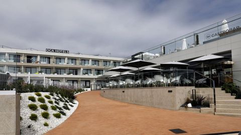 Es el primer establecimiento hotelero de cuatro estrellas del municipio focense