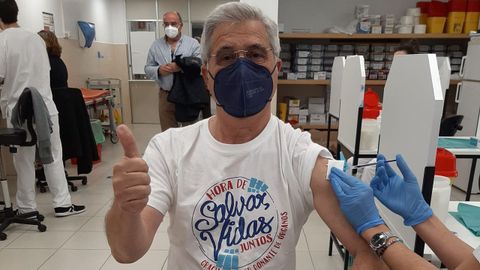 Vacunación de Abelardo Sánchez Sanjurjo, de la asociación de trasplantados